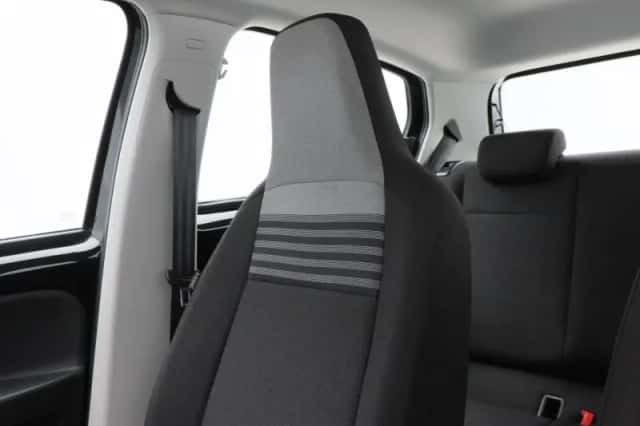 Volkswagen Up! (2023) thumbnail 22
