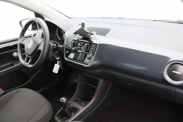 Volkswagen Up! (2023) thumbnail 26