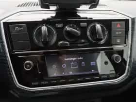 Volkswagen Up! (2023) thumbnail 4