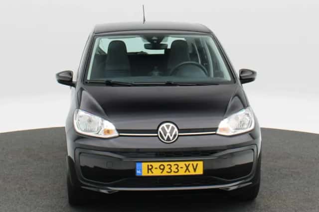 Volkswagen Up! (2023) thumbnail 5