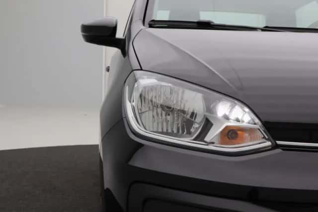 Volkswagen Up! (2023) thumbnail 9