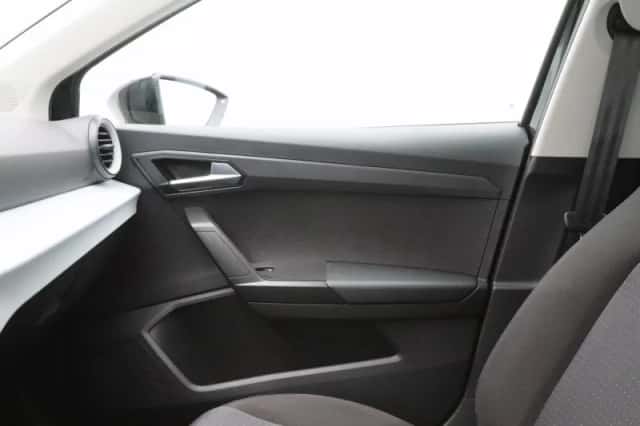 SEAT Ibiza (2023) thumbnail 27