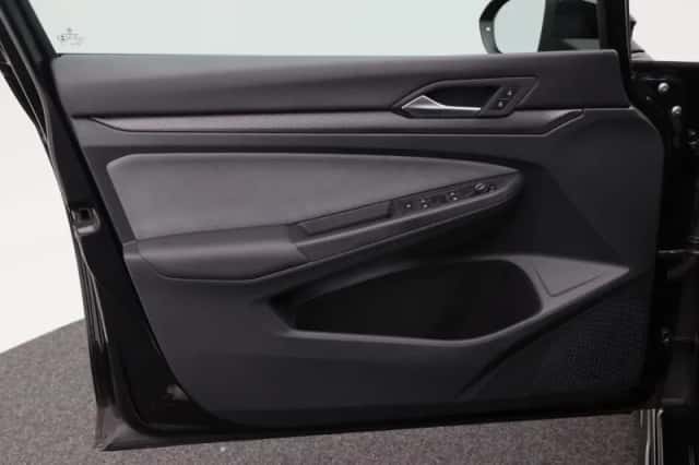 Volkswagen Golf (2020) thumbnail 18
