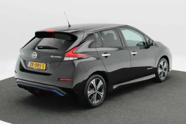 Nissan Leaf (2019) thumbnail 2