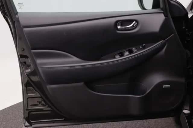 Nissan Leaf (2019) thumbnail 16