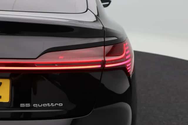 Audi e-tron (2022) thumbnail 16