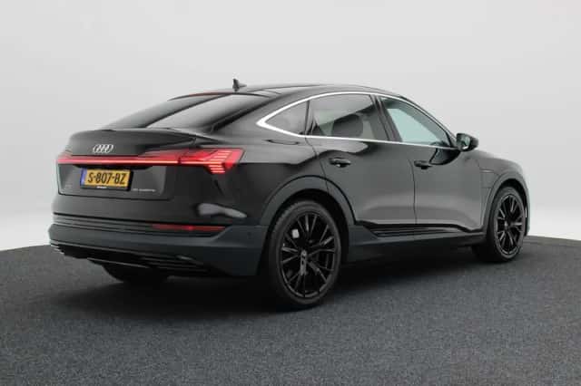 Audi e-tron (2022) thumbnail 3