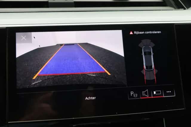 Audi e-tron (2022) thumbnail 31