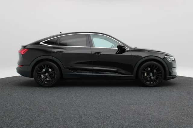 Audi e-tron (2022) thumbnail 8