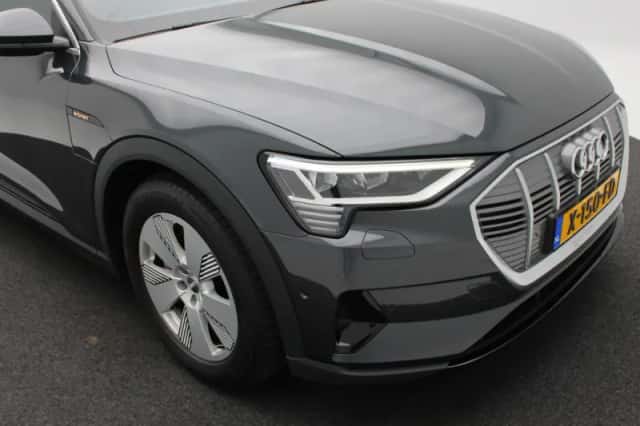 Audi e-tron (2020) thumbnail 11