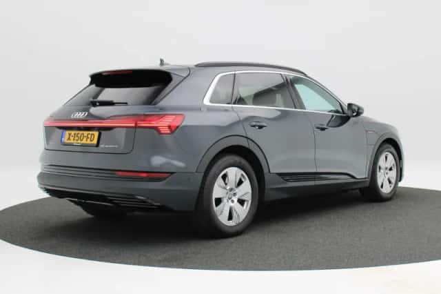 Audi e-tron (2020) thumbnail 3
