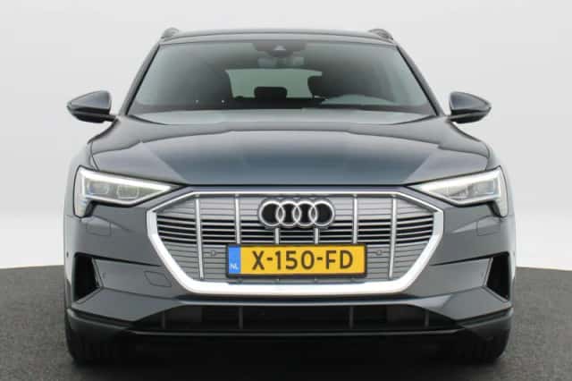Audi e-tron (2020) thumbnail 4