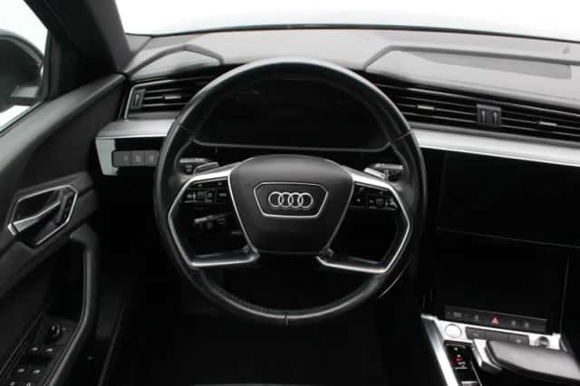 Audi e-tron (2020) thumbnail 37