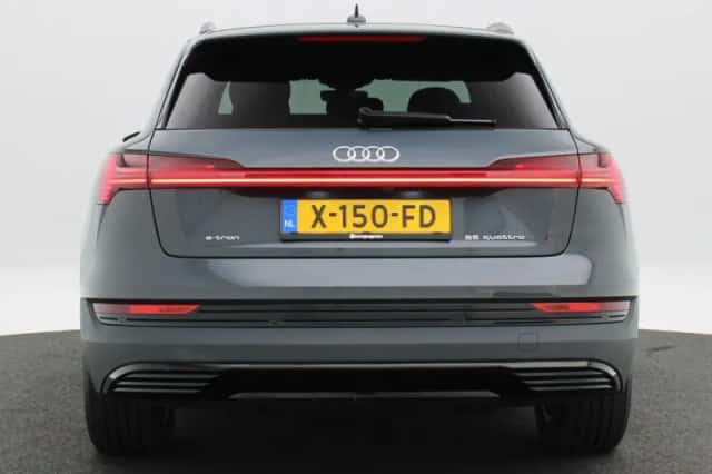 Audi e-tron (2020) thumbnail 5