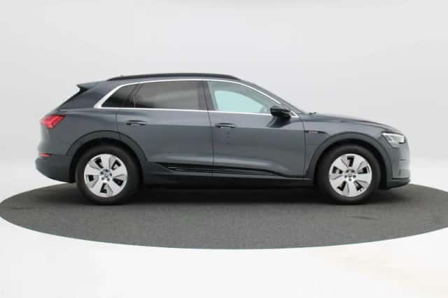 Audi e-tron (2020) thumbnail 6
