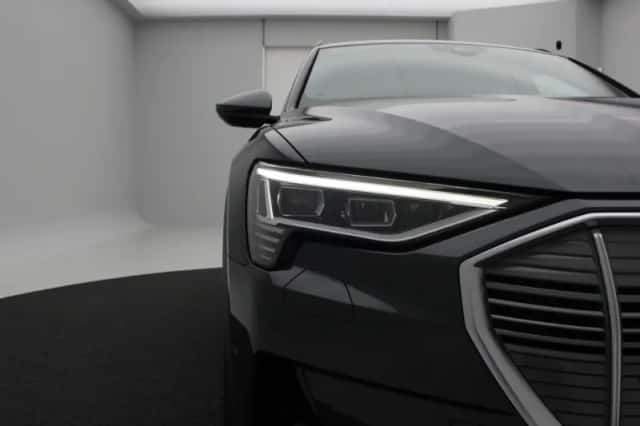 Audi e-tron (2020) thumbnail 9
