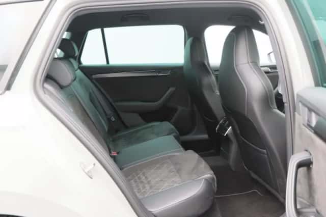 Škoda Superb (2023) thumbnail 15