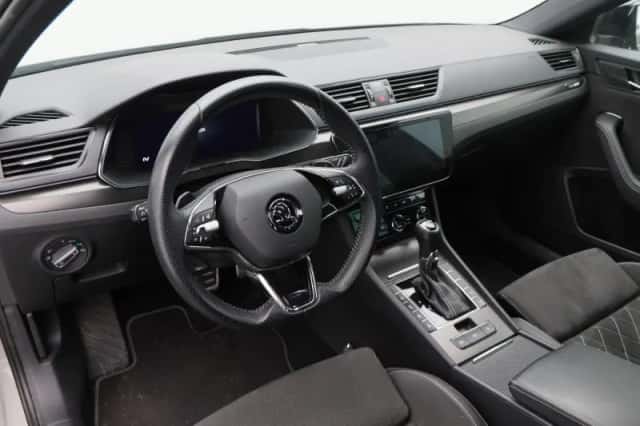 Škoda Superb (2023) thumbnail 3