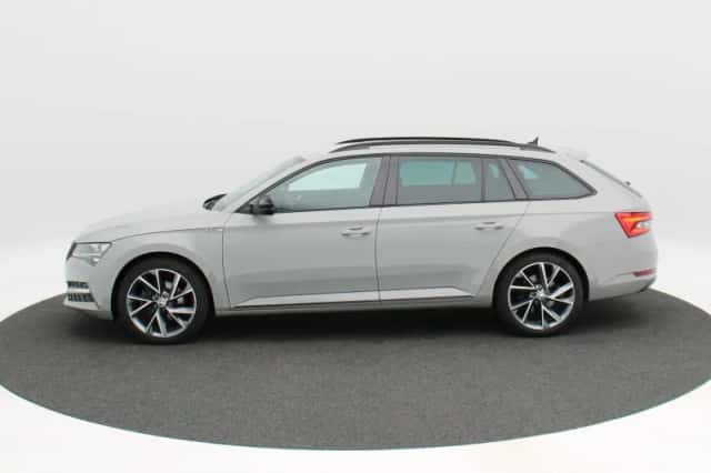 Škoda Superb (2023) thumbnail 7