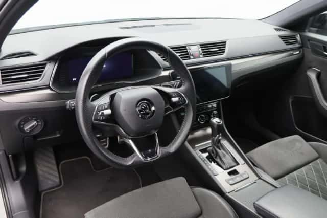 Škoda Superb (2023) thumbnail 3