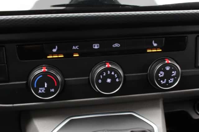 Volkswagen Transporter (2023) thumbnail 26