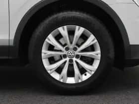 Volkswagen Tiguan (2016) thumbnail 11