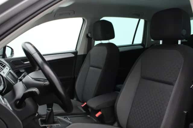 Volkswagen Tiguan (2016) thumbnail 18