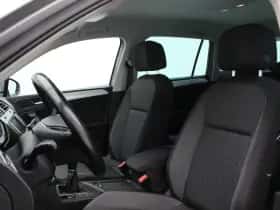 Volkswagen Tiguan (2016) thumbnail 18