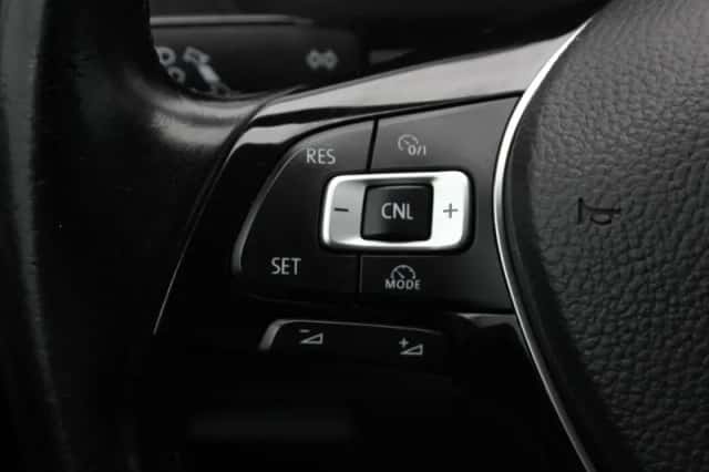 Volkswagen Tiguan (2016) thumbnail 19