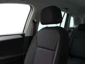 Volkswagen Tiguan (2016) thumbnail 28