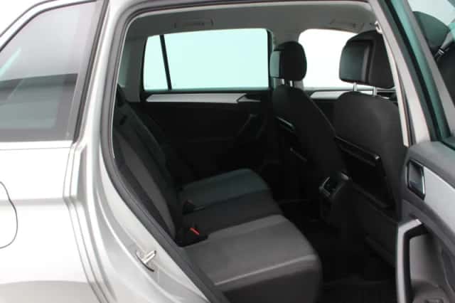 Volkswagen Tiguan (2016) thumbnail 31