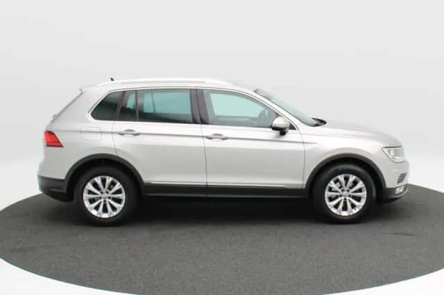 Volkswagen Tiguan (2016) thumbnail 5