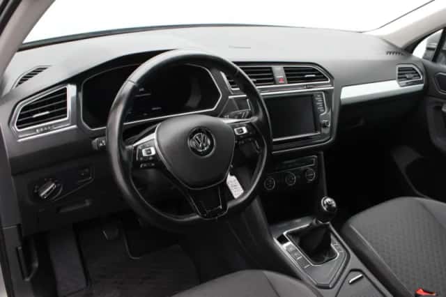 Volkswagen Tiguan (2016) thumbnail 7