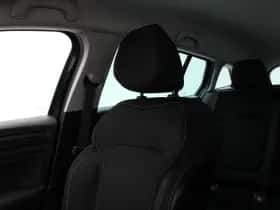 Renault Mégane (2018) thumbnail 31
