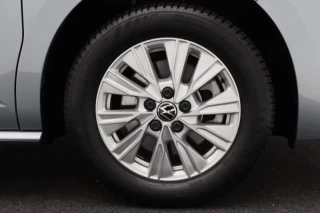 Volkswagen Multivan (2024) thumbnail 11