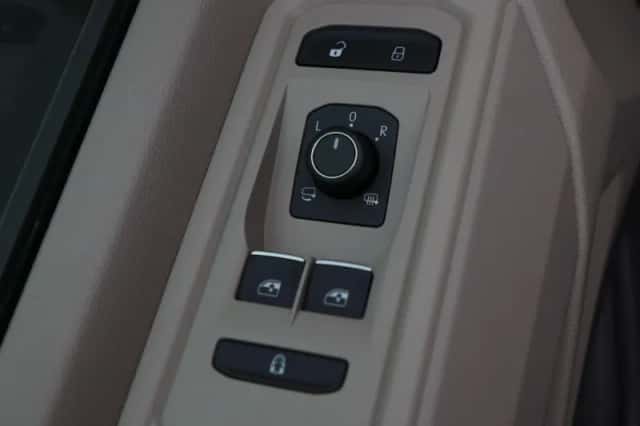 Volkswagen Multivan (2024) thumbnail 18