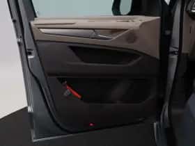 Volkswagen Multivan (2024) thumbnail 18