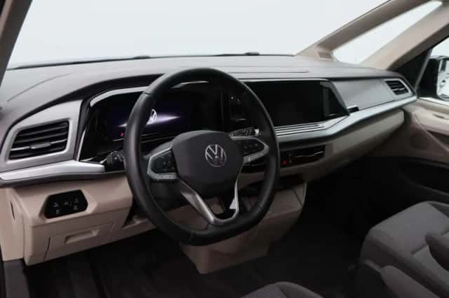 Volkswagen Multivan (2024) thumbnail 3