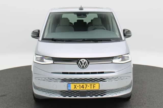 Volkswagen Multivan (2024) thumbnail 4