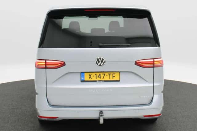 Volkswagen Multivan (2024) thumbnail 5