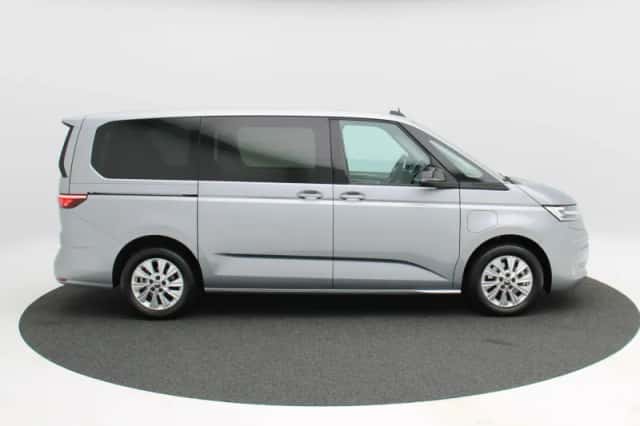 Volkswagen Multivan (2024) thumbnail 6