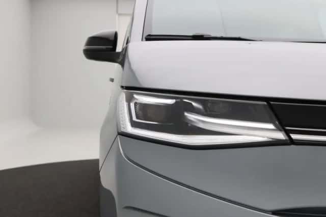 Volkswagen Multivan (2024) thumbnail 8