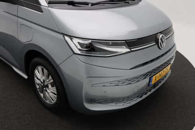 Volkswagen Multivan (2024) thumbnail 10