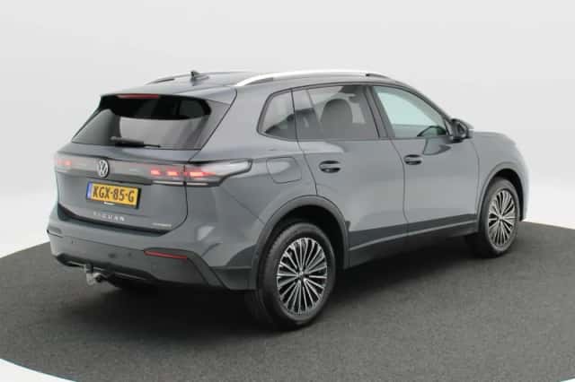 Volkswagen Tiguan (2026) thumbnail 2
