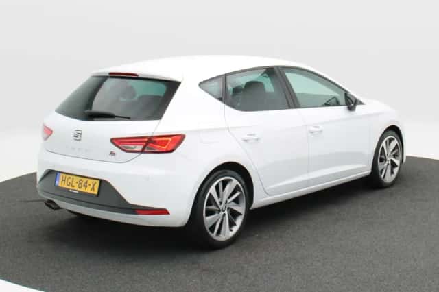 SEAT Leon (2014) thumbnail 2