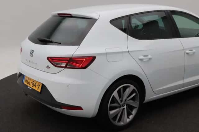 SEAT Leon (2014) thumbnail 15