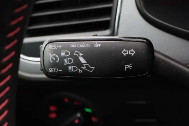 SEAT Leon (2014) thumbnail 22