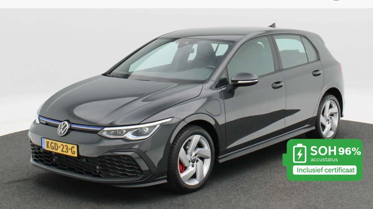 Volkswagen Golf (2022) — foto 1