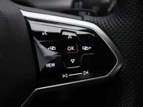 Volkswagen Golf (2022) thumbnail 24