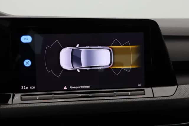 Volkswagen Golf (2022) thumbnail 29